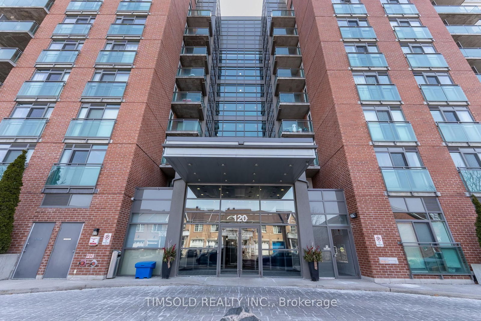 Condo for sale at 102-120 Dallimore Circle, Toronto, Banbury-Don Mills, M3C 4J1 - MLS: C12031563