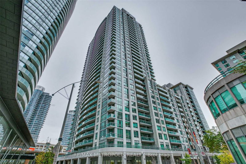 home for lease on 815-19 Grand Trunk Crescent