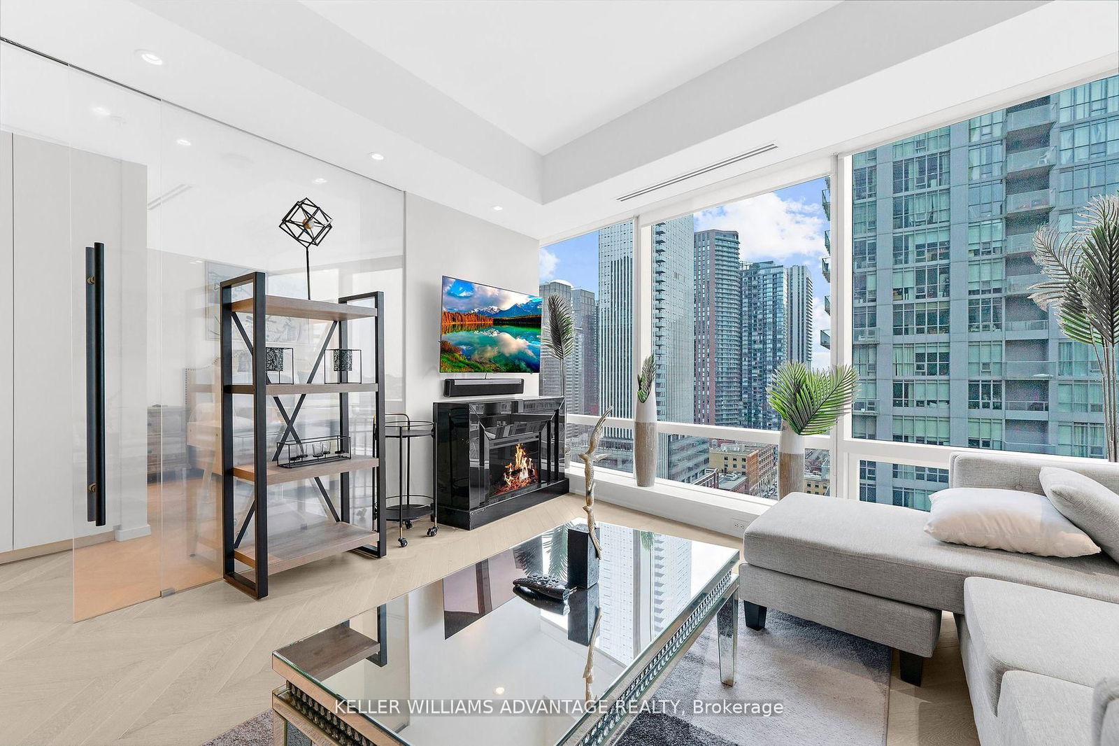 Condo for sale at 2104-180 University Avenue, Toronto, Bay Street Corridor, M5H 0A2 - MLS: C12032876