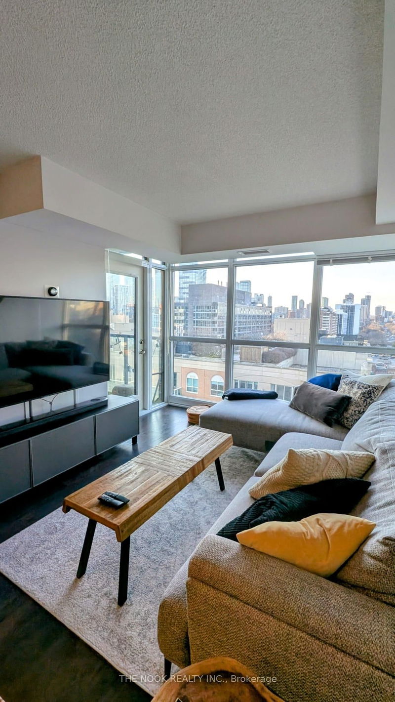 home for lease on 2013-400 Adelaide Street E