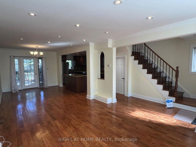 2105 Avenue Road
