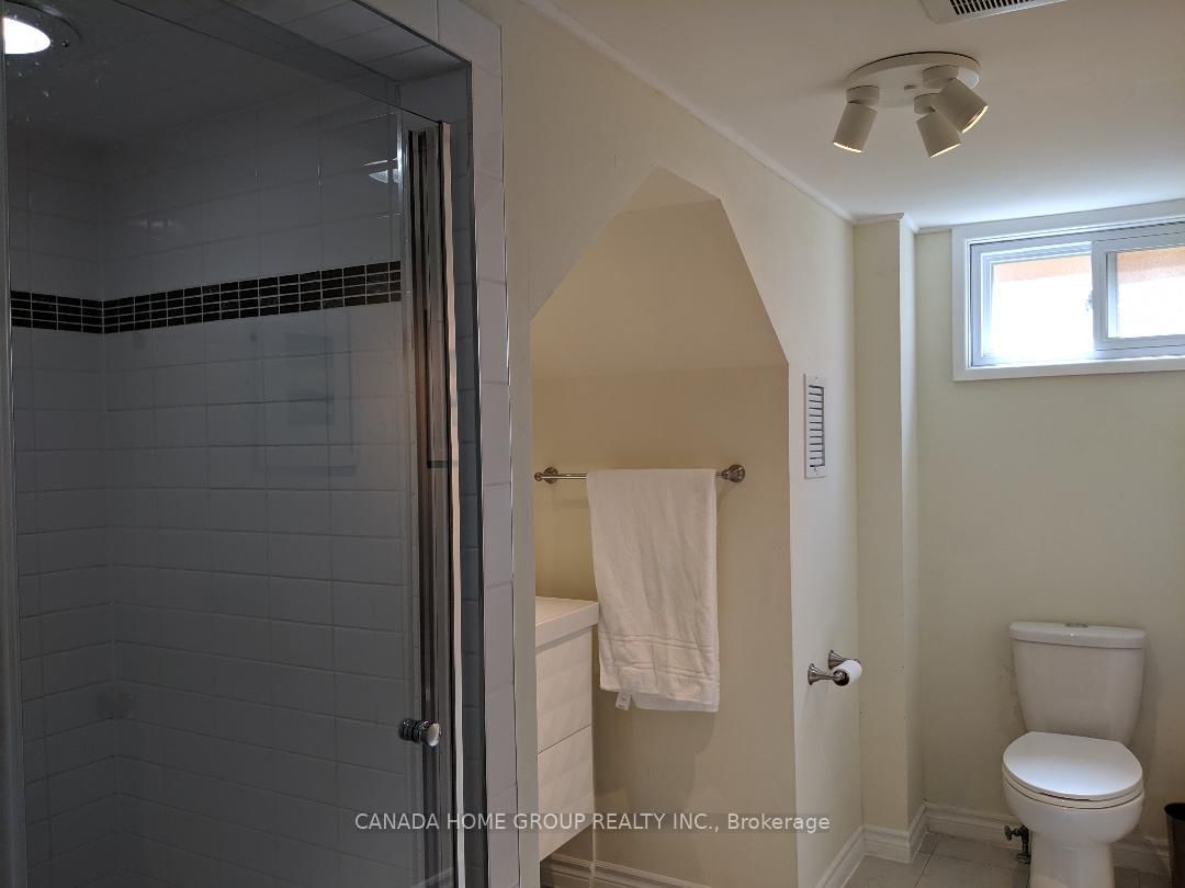 Lower Level leased at 178 waterloo Avenue, Toronto, Bathurst Manor, M3H 3Z1 - MLS: C12034447