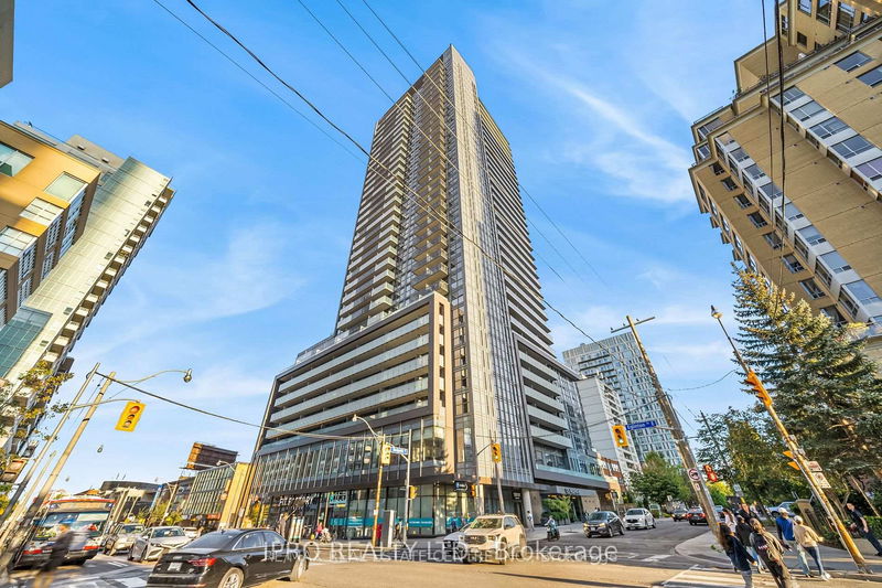 home for lease on 2409-125 Redpath Avenue
