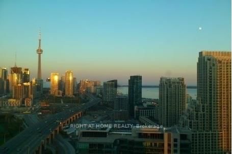 home for lease on 2703-215 Fort York Boulevard
