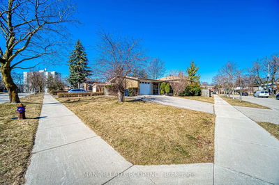 28 Kingslake Rd, Toronto - Don Valley Village image-0-2