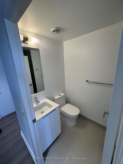 Unit 1212 — 8 Wellesley St, Toronto - Bay Street Corridor image-0-4