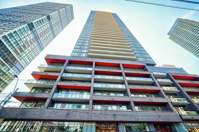home for lease on 1002-159 Dundas Street E