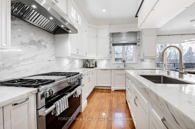 9 Dewbourne Ave, Toronto - Forest Hill South image-0-4