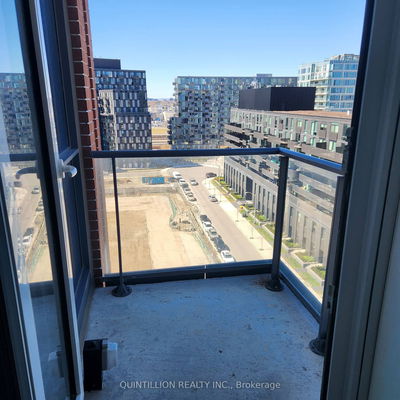 Unit 1015 — 31 Tippett Rd, Toronto - Clanton Park image-0-4