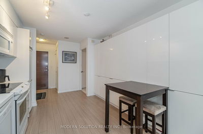 Unit 925 — 10 Capreol Crt, Toronto - Waterfront Communities C1 image-0-3