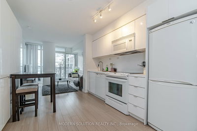 Unit 925 — 10 Capreol Crt, Toronto - Waterfront Communities C1 image-0-4