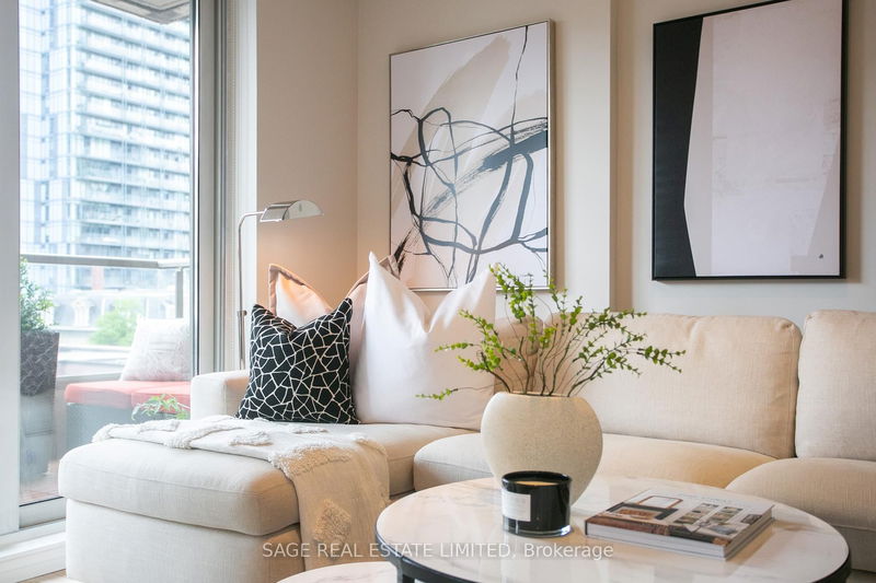 home for sale on 514-168 King Street E
