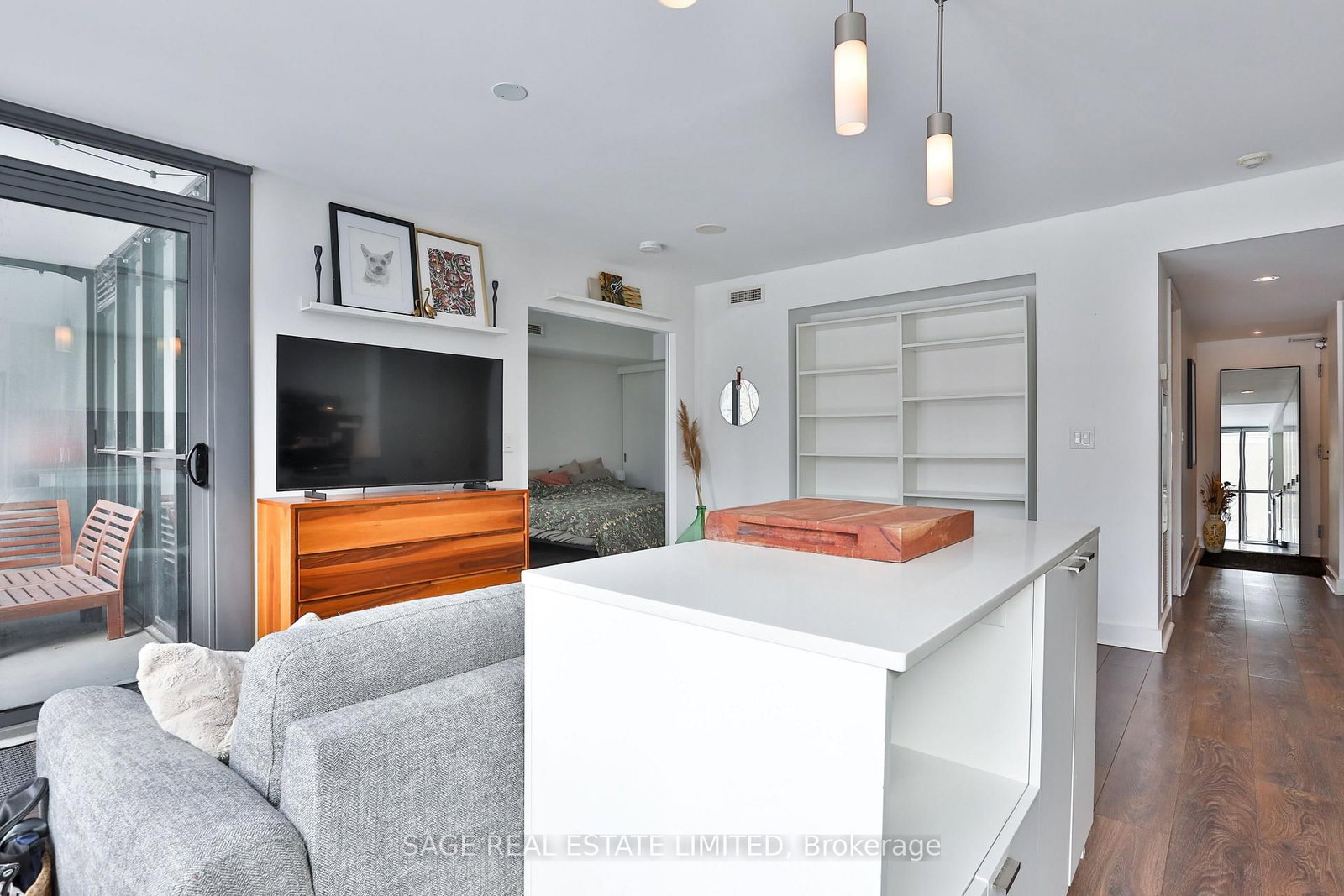 Listing Image 7