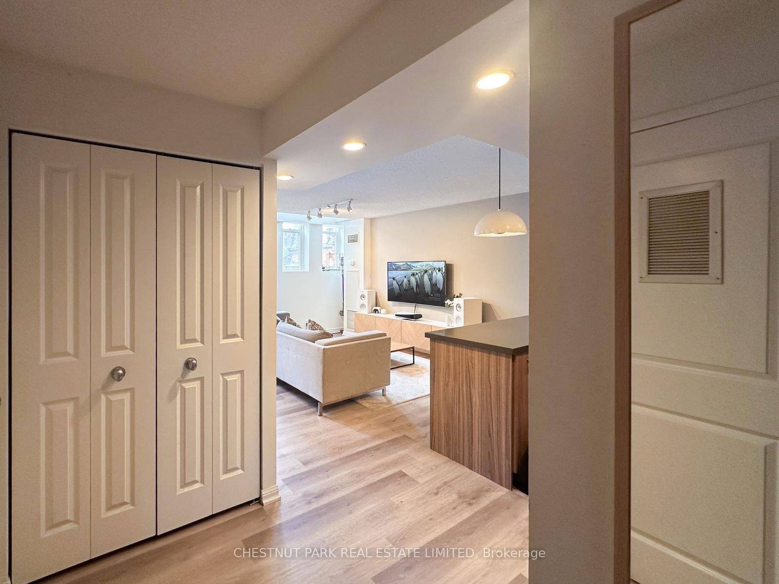 Condo leased at 313-11 St Joseph Street, Toronto, Bay Street Corridor, M4Y 3G4 - MLS: C12043448