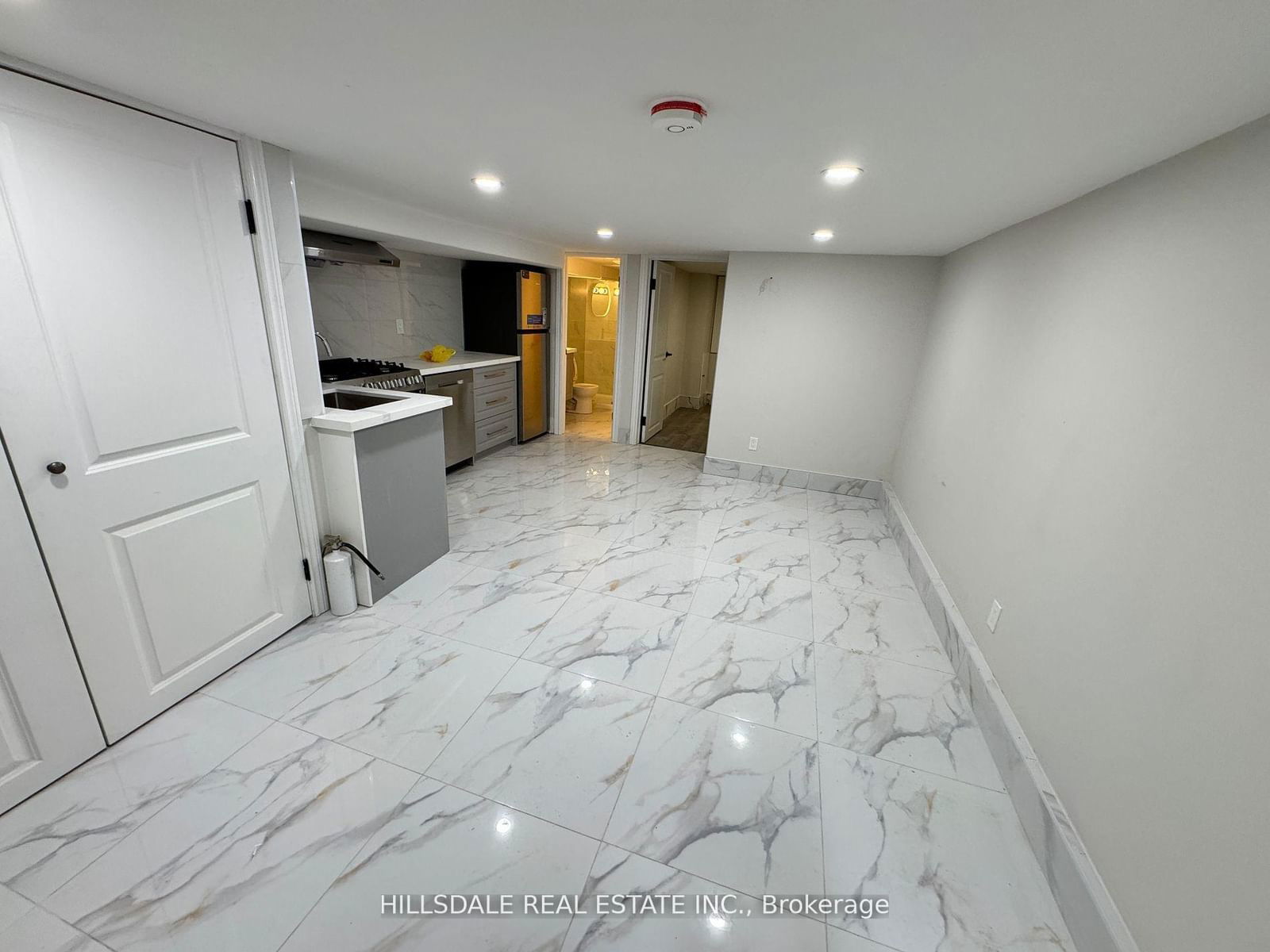 Townhouse leased at Lower Unit-687 Markham Street, Toronto, Annex, M6G 2M2 - MLS: C12044137