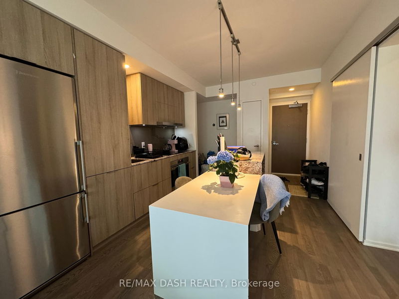 home for lease on 2111-1 Bloor Street E