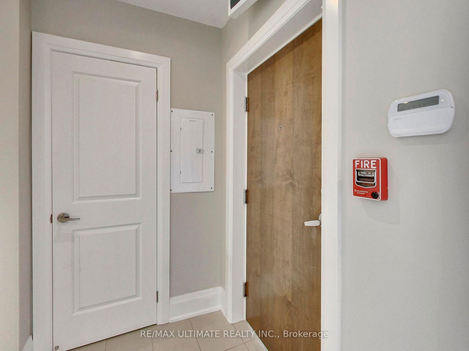 Semi-Detached House leased at Suite 4-34 Fraserwood Avenue, Toronto, Englemount-Lawrence, M6B 2N5 - MLS: C12045025