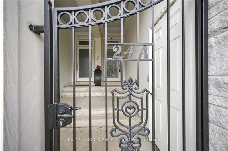 24A Oxton Ave, Toronto, M5P 1L9 | Image 2