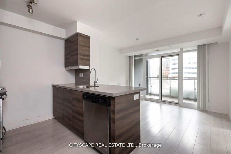 home for lease on 315-525 Adelaide Street W