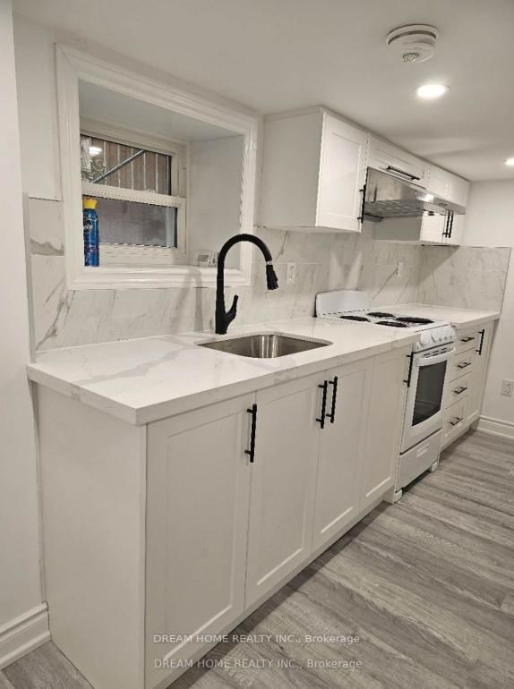 home for lease on Bsmt B2-262 clinton Street