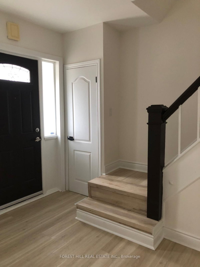 14 Leith Pl, Toronto, M4N 2R4 | Image 2