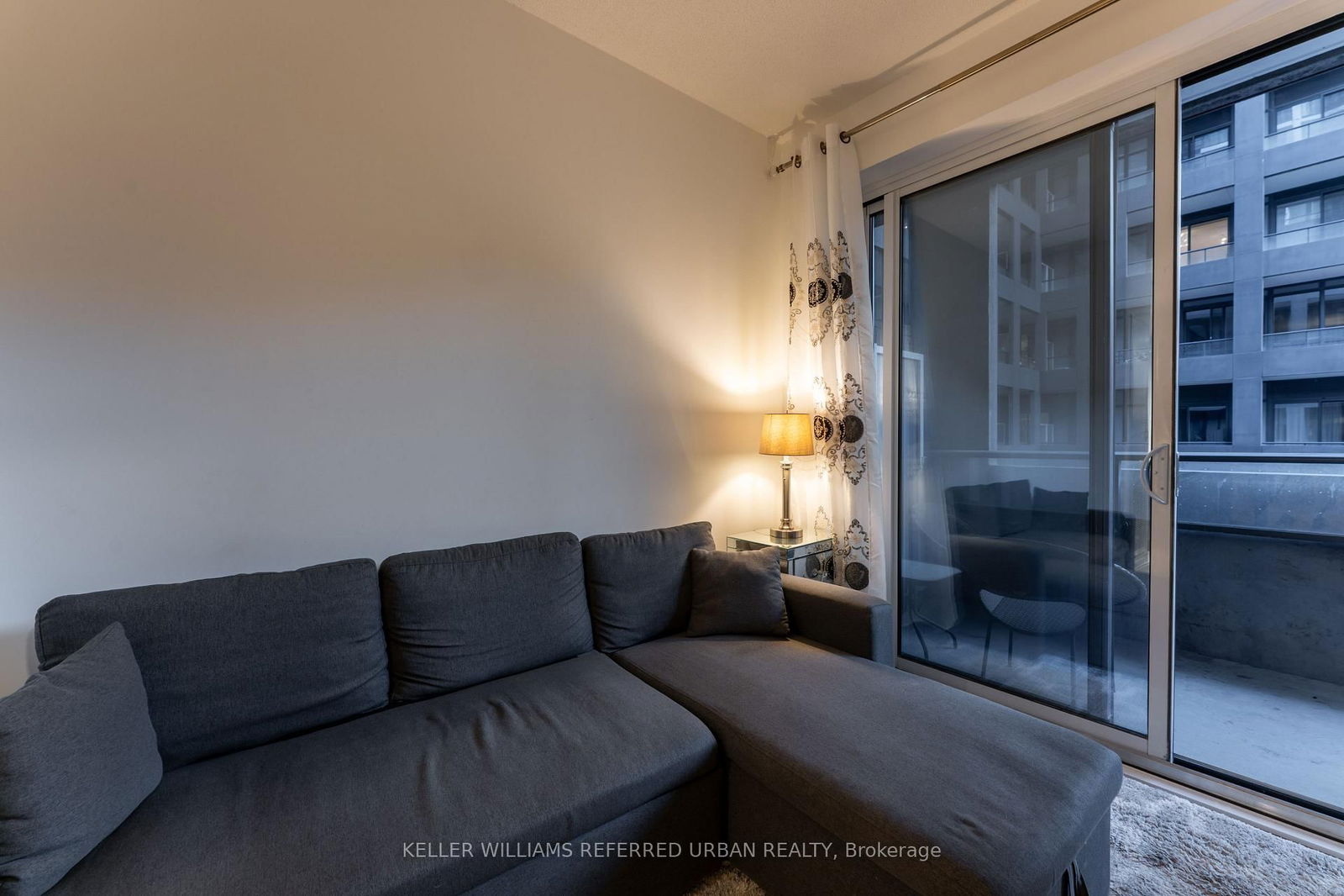 Condo leased at 206-9 Tecumseth Street, Toronto, Niagara, M5V 0S5 - MLS: C12051986