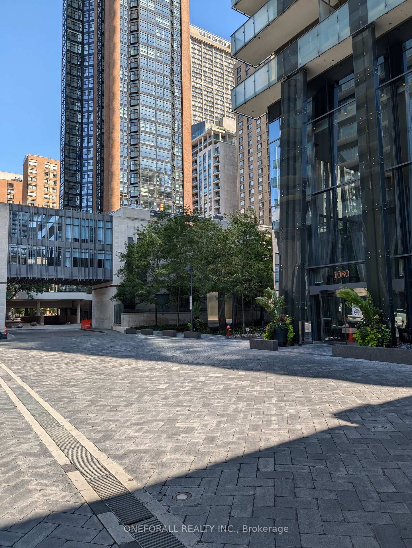Condo for sale at 907-1080 Bay Street, Toronto, Bay Street Corridor, M5S 0A5 - MLS: C12052671
