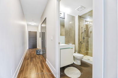 Unit 1909 — 300 Front St. St, Toronto - Waterfront Communities C1 image-0-3