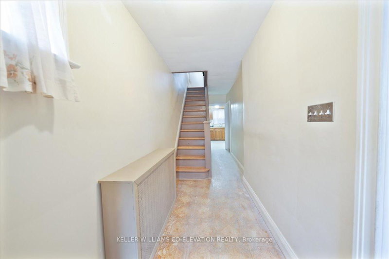 39 Lanark Ave, Toronto, M6C 2B5 | Image 3