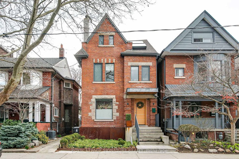 home for lease on Bsmnt-577 Dovercourt Road