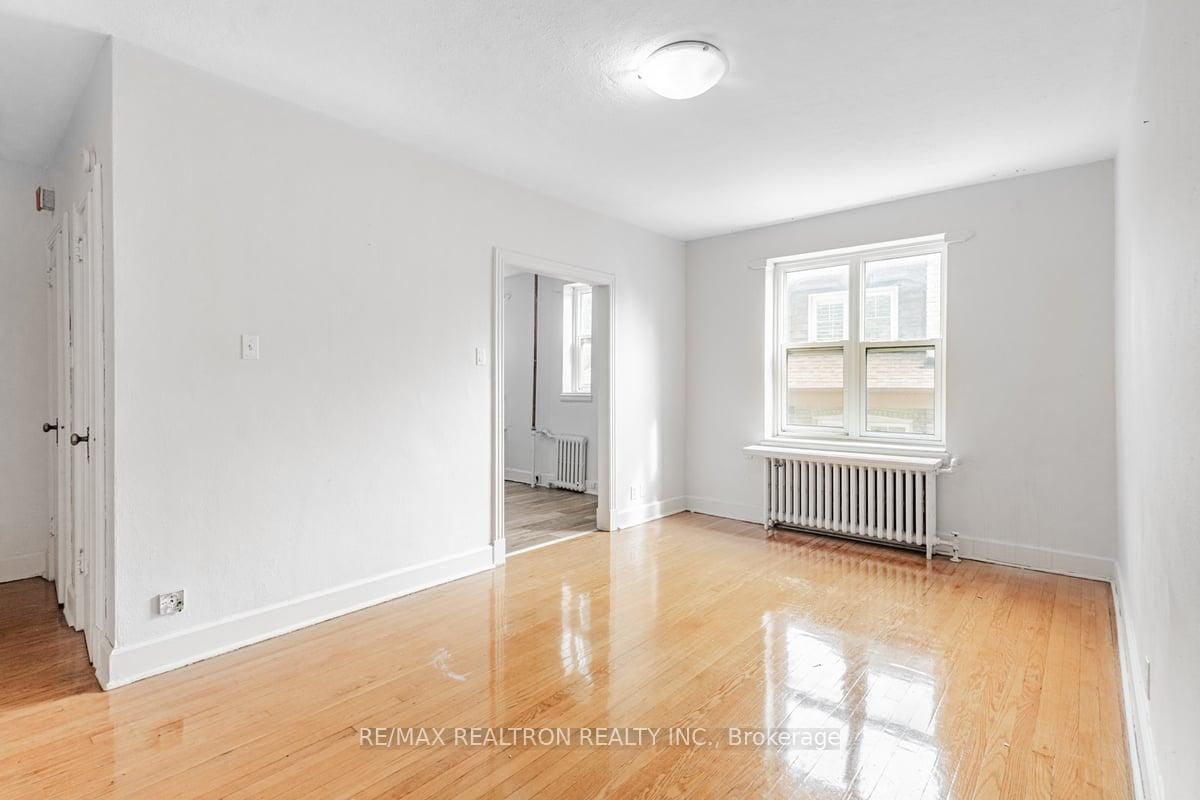 Condo leased at 22-1 Mallory Gdns, Toronto, Yonge-St. Clair, M4V 2A6 - MLS: C12054029