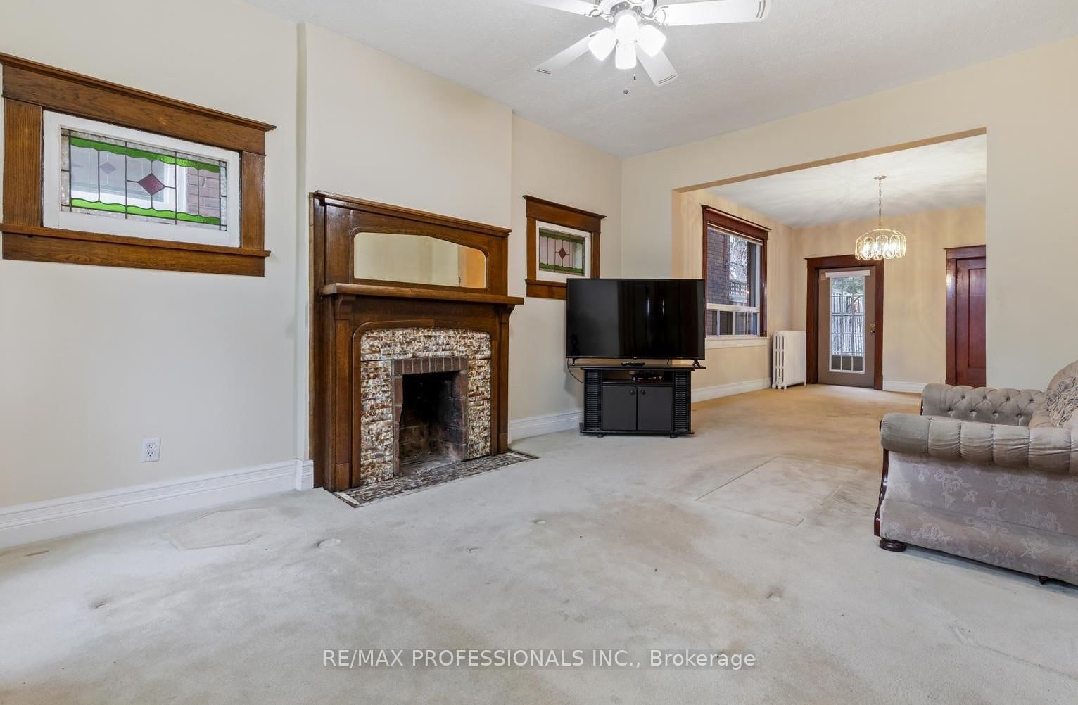 Listing Image 3
