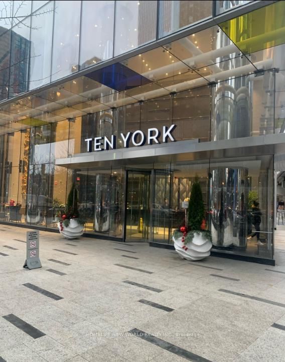 home for lease on 3306-10 York Street