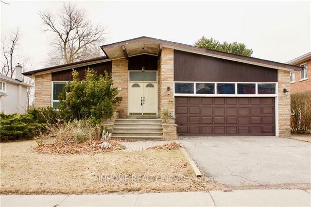 home for lease on 28 Pineway Boulevard