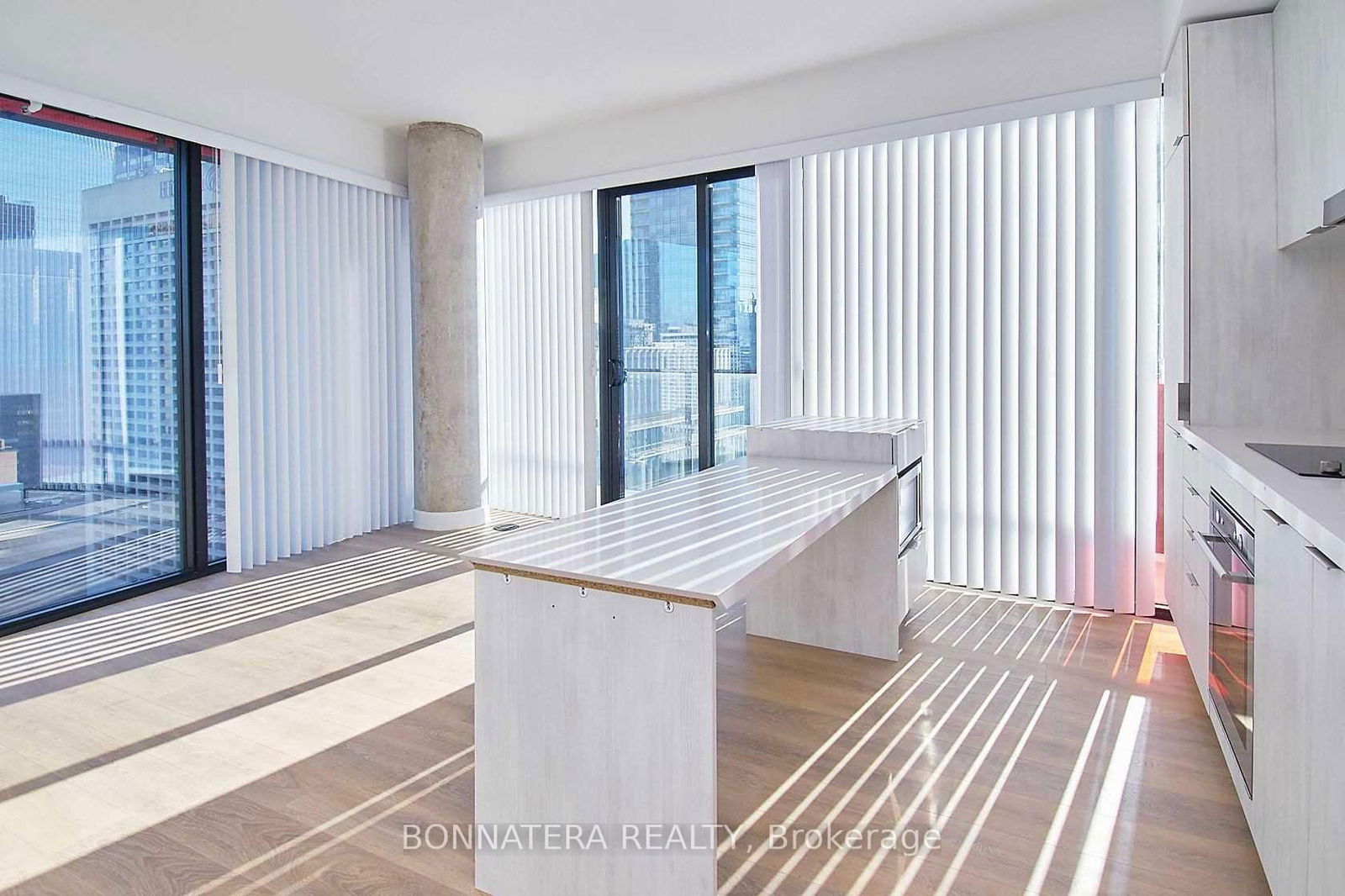 Condo for lease at 2111-215 Queen Street, Toronto, Waterfront Communities C1, M5V 0P5 - MLS: C12056484