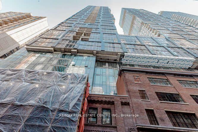 home for lease on 701-15 Mercer Street