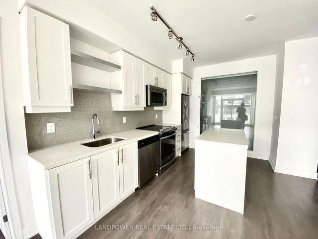 Ph35 - 525 Adelaide Street