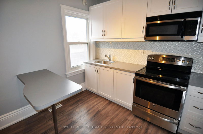 home for lease on 3-271 Albany Avenue