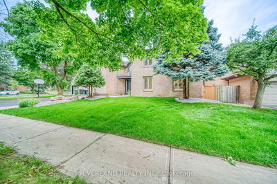 8 Elliotwood Crt, Toronto - St. Andrew-Windfields image-0-4