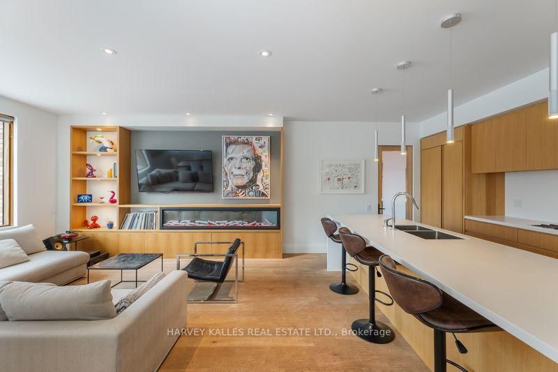 B - 34 Coulson Ave, Toronto, M4V 1Y5 | Image 3