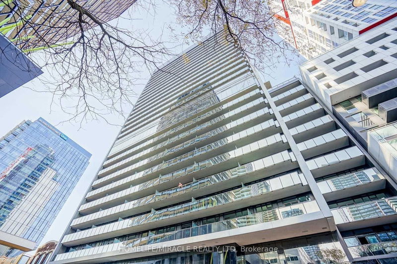 home for lease on 911-330 Richmond Street W
