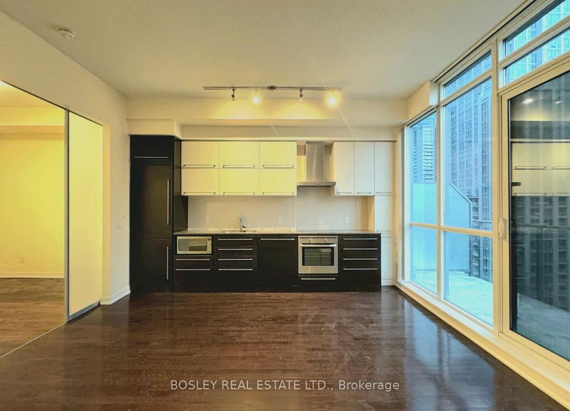 home for lease on 2708-770 Bay Street