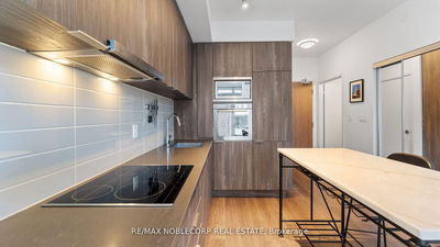 Unit 919 — 576 Front St, Toronto - Bay Street Corridor image-0-4