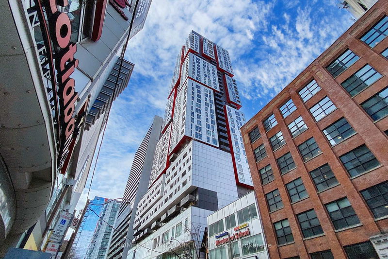 home for sale on 506-318 Richmond Street W