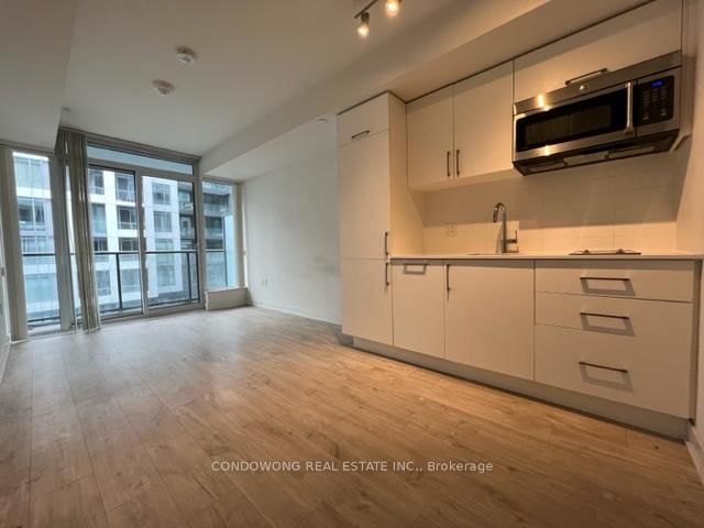 home for lease on 1014W-27 Bathurst Street