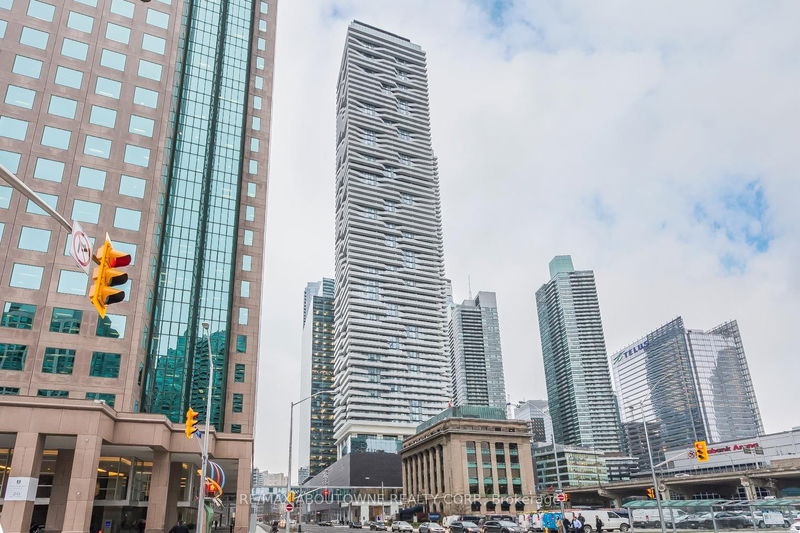 home for lease on 6410-88 Harbour Street
