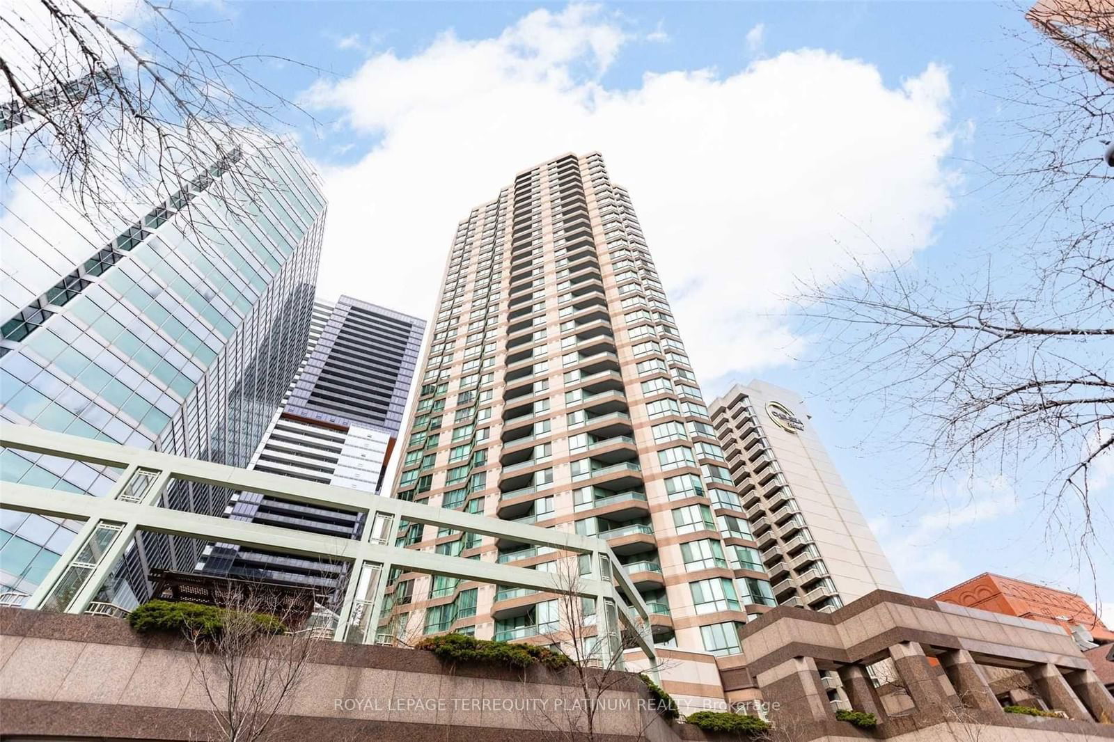 Condo for lease at 2112-38 Elm Street, Toronto, Bay Street Corridor, M5G 2K5 - MLS: C12061579