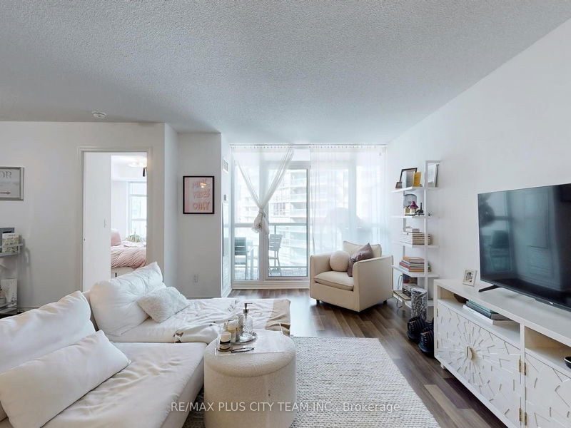home for sale on 1003-19 Grand Trunk Crescent
