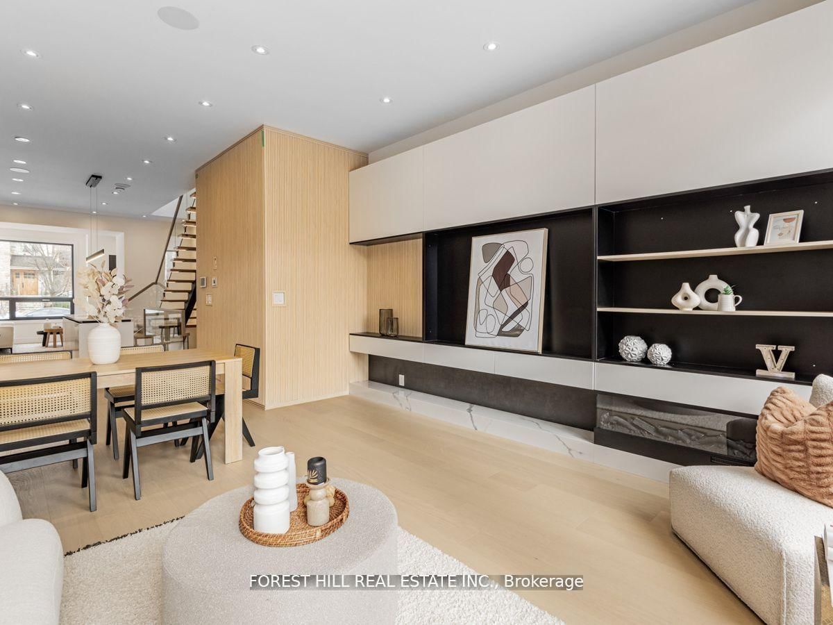 Detached House sold at 515 Woburn Avenue, Toronto, Bedford Park-Nortown, M5M 1L8 - MLS: C12062312