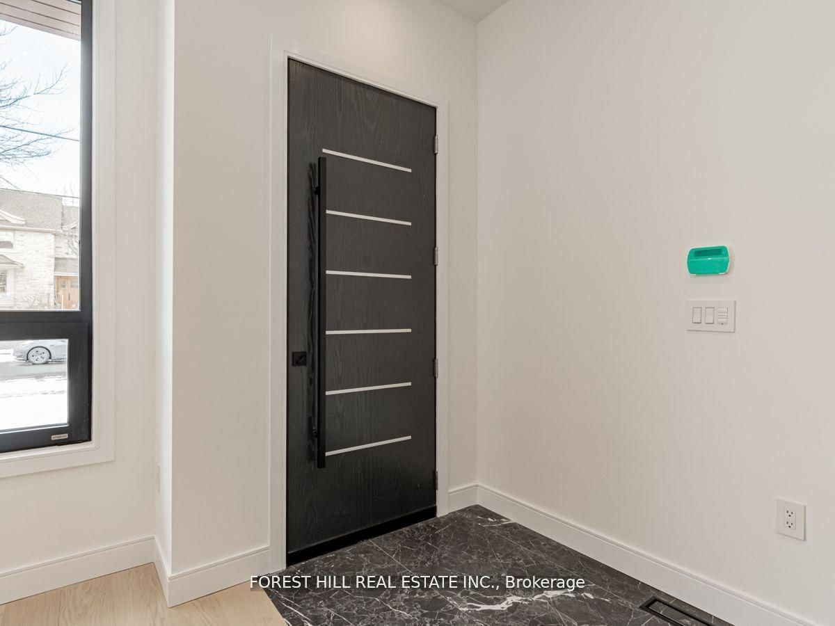 Detached House sold at 515 Woburn Avenue, Toronto, Bedford Park-Nortown, M5M 1L8 - MLS: C12062312